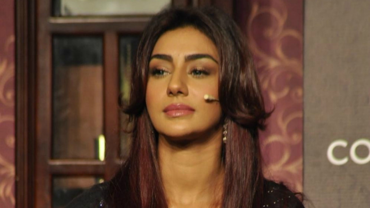 Shocking: Mahek Chahal unaware that she's been replaced by Sara Khan on