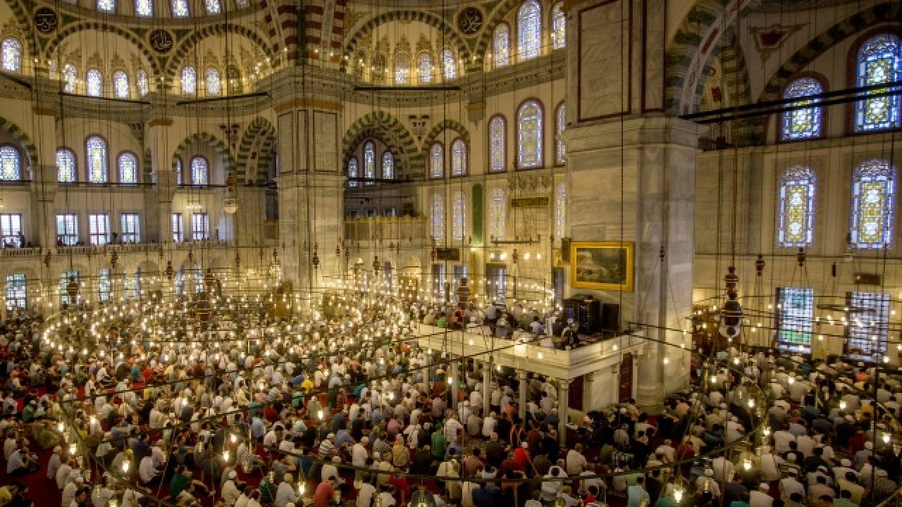 Prayer at Fatih Sultan Mosque, Istanbul