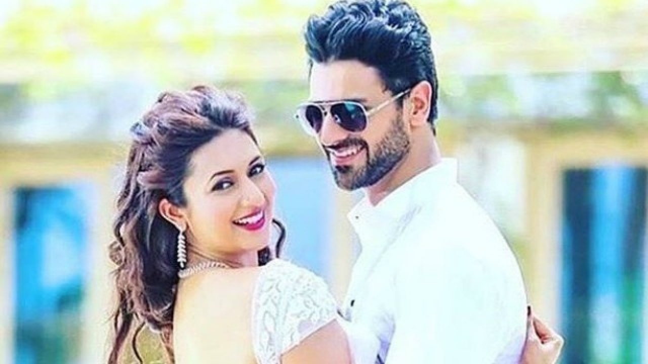 Newly-wed bride Divyanka Tripathi has the coolest marriage advice for girls!