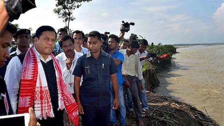 CM Sonowal inspects erosion