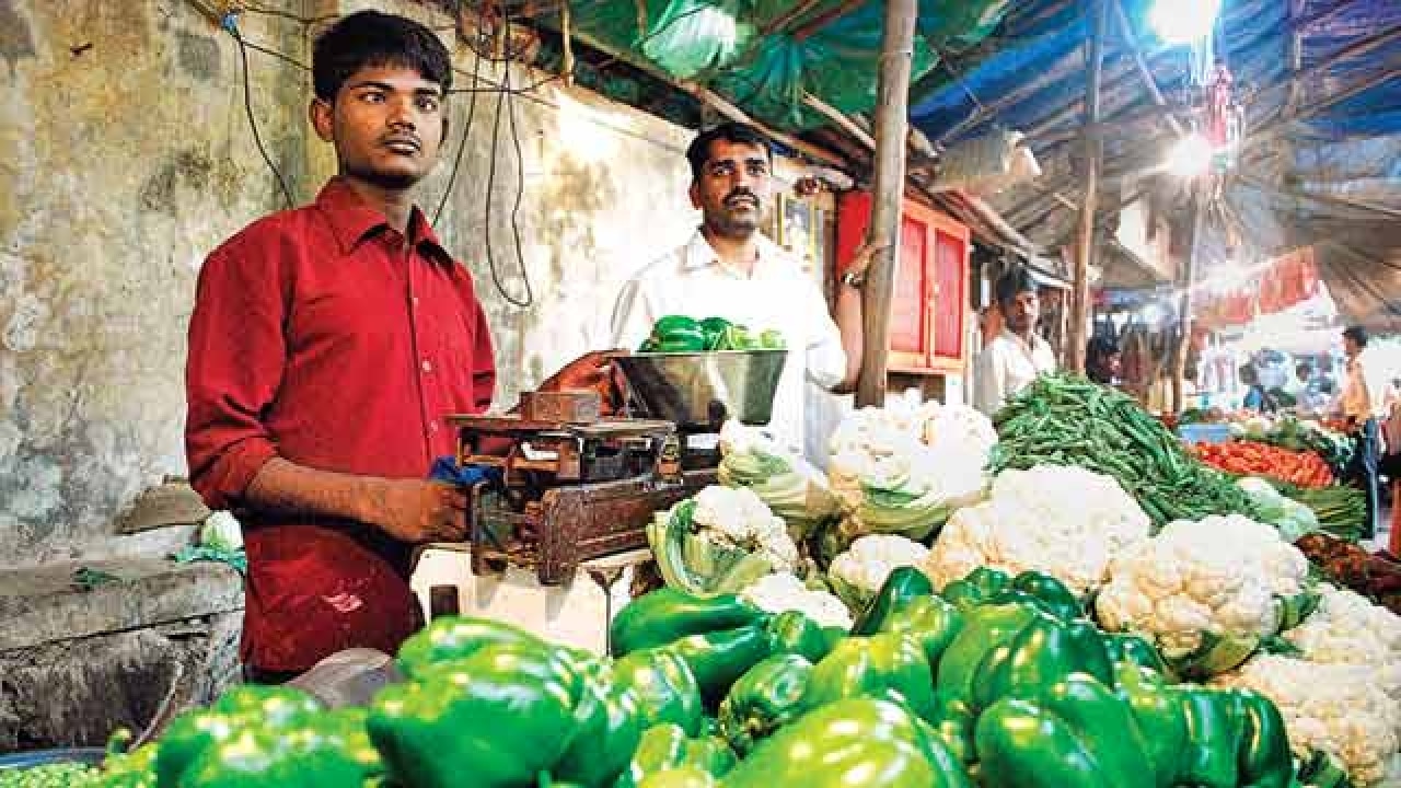 Buy fresh farm veggies from farmers directly at Gaondevi maidan in Thane