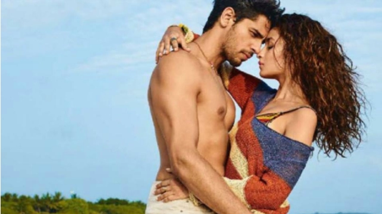 This Intimate Picture Of Alia Bhatt And Sidharth Malhotra From A Party