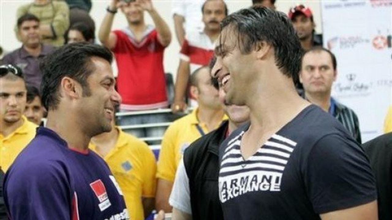 Shoaib Akhtar visits Salman Khan's house