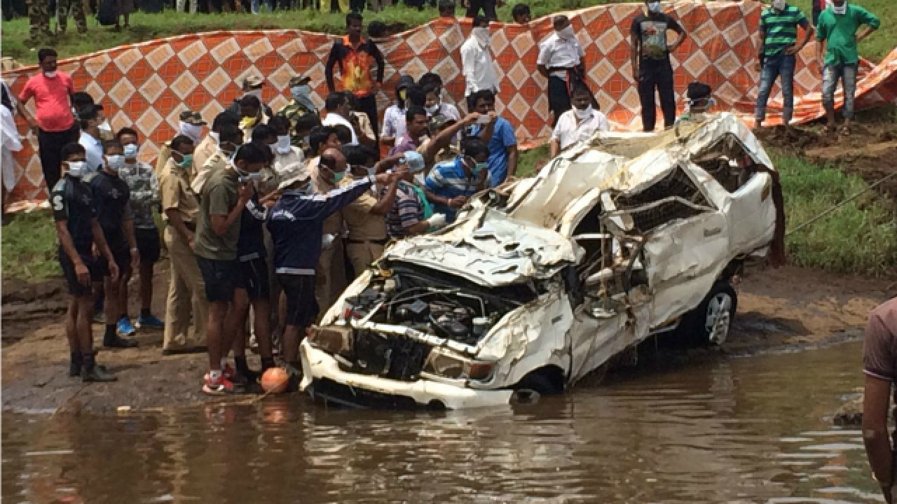 Mahad bridge collapse: Wreckage of Tavera vehicle removed from river, two bodies recovered