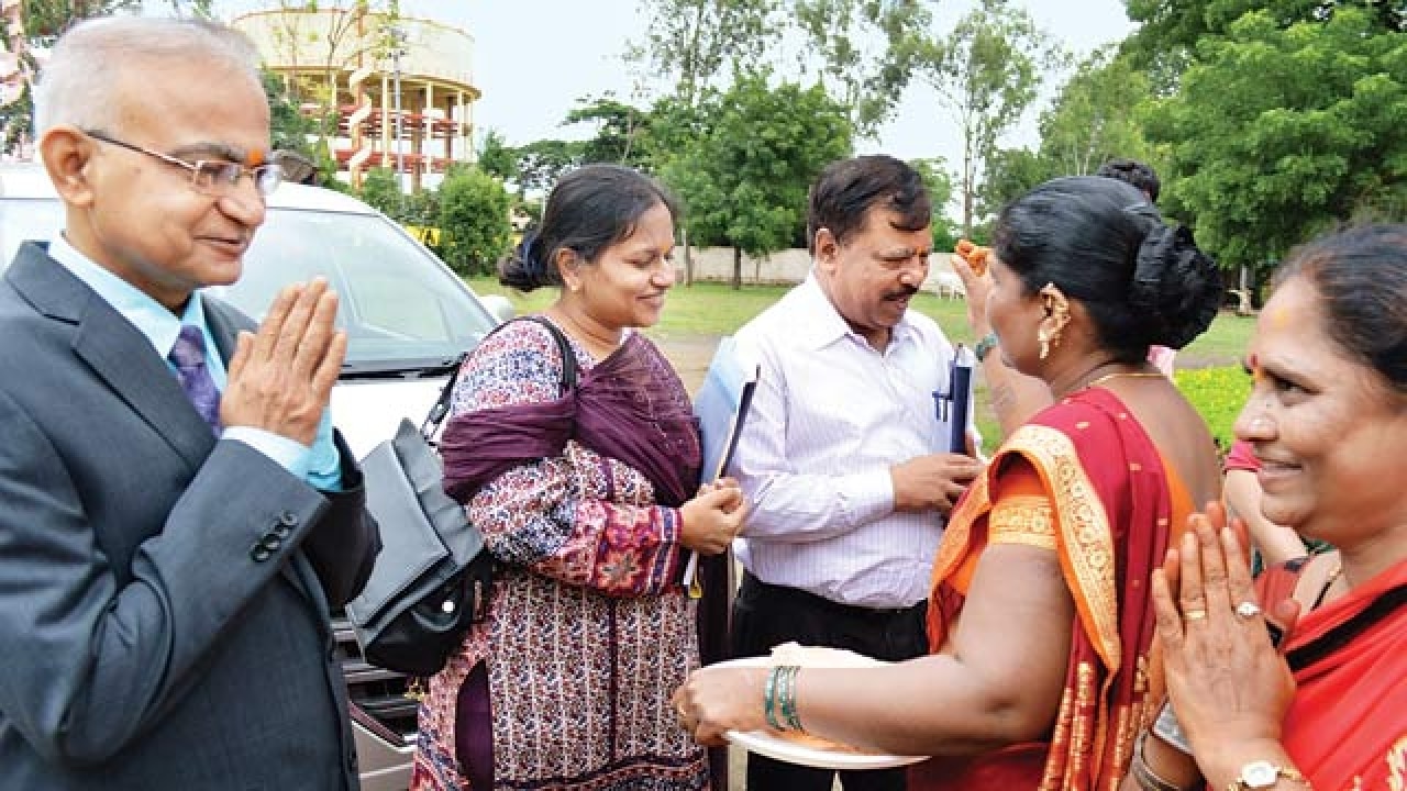 Nalsa Team S Visit Brings Hope To Sangli Satara Sex Workers