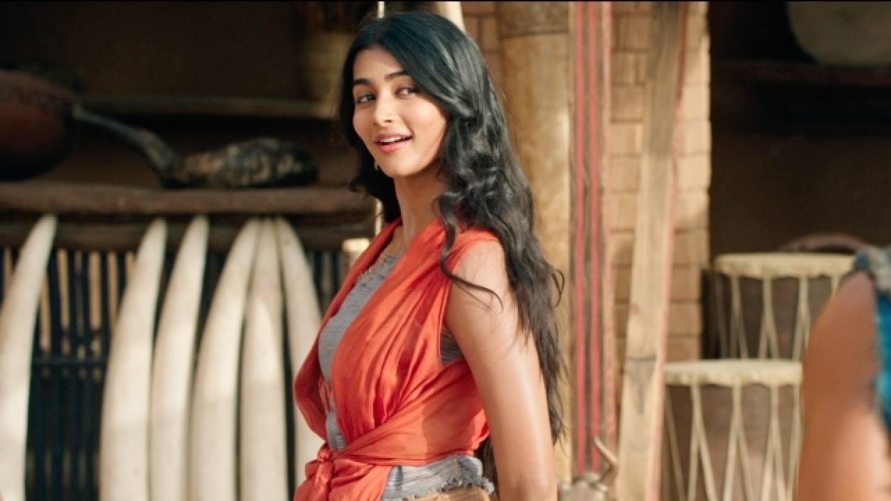 After 'Mohenjo Daro' Pooja Hegde wants to do a light 