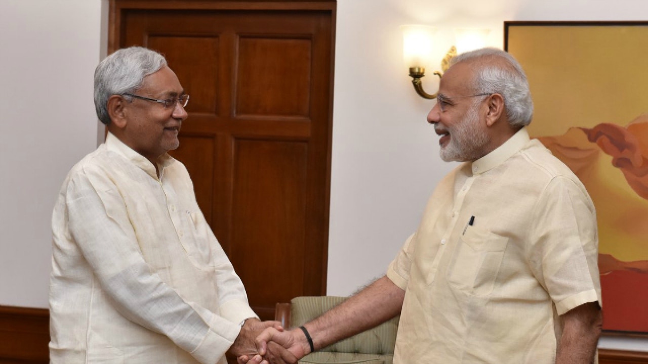 Bihar CM calls on PM Modi, apprises him on flood situation