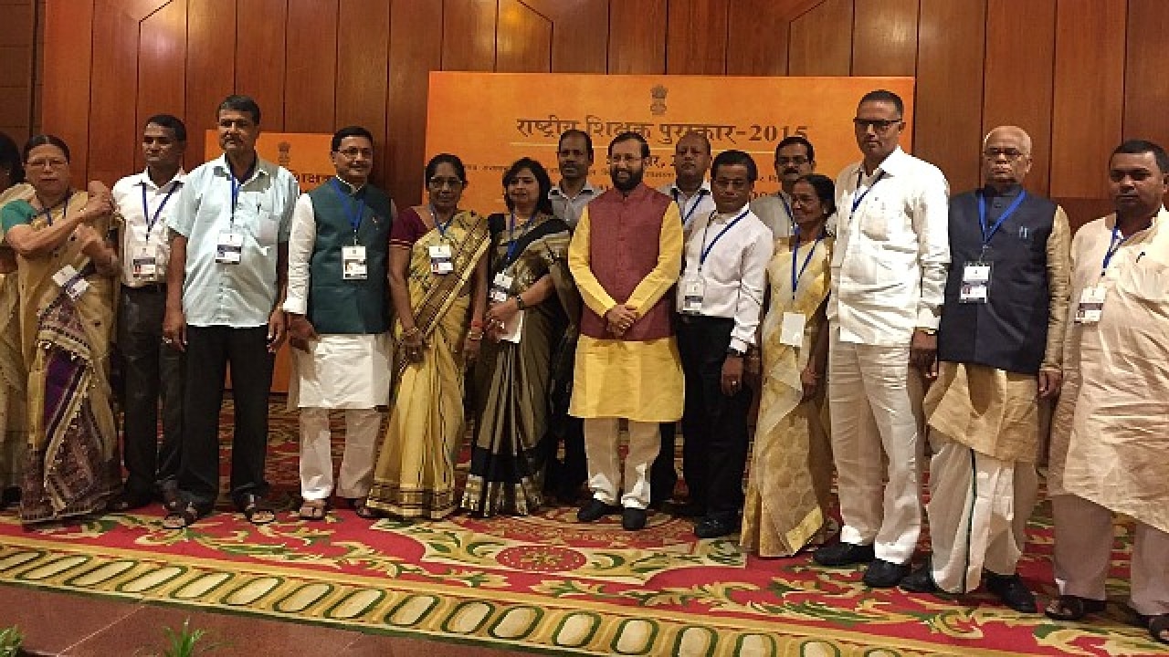 Prakash Javadekar with awarded teachers