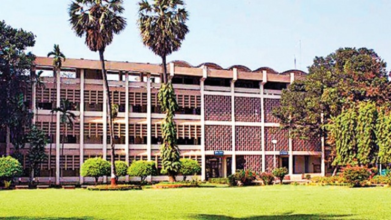 'Monkey business' on IIT-B campus