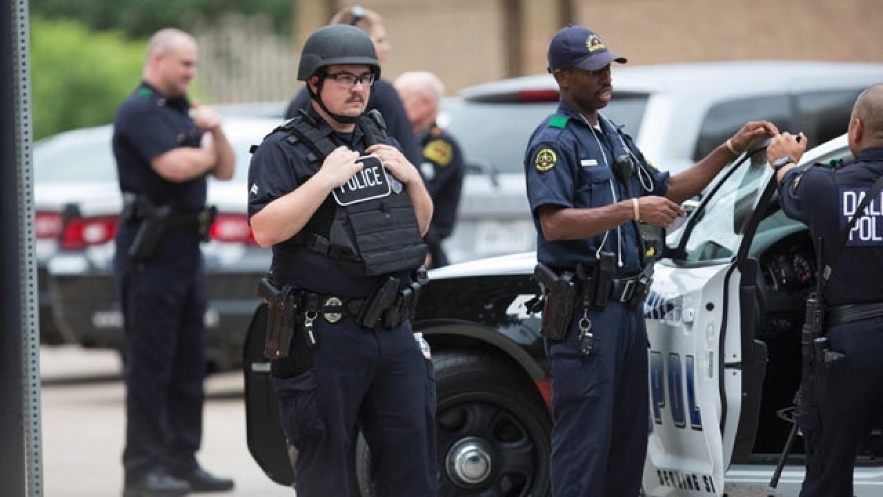 Two US police, four civilians wounded in Philadelphia shooting spree
