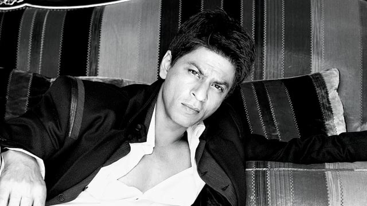 Shan Rak Shah Rukh Khan gives a sneak peek into his afternoon in Amsterdam!