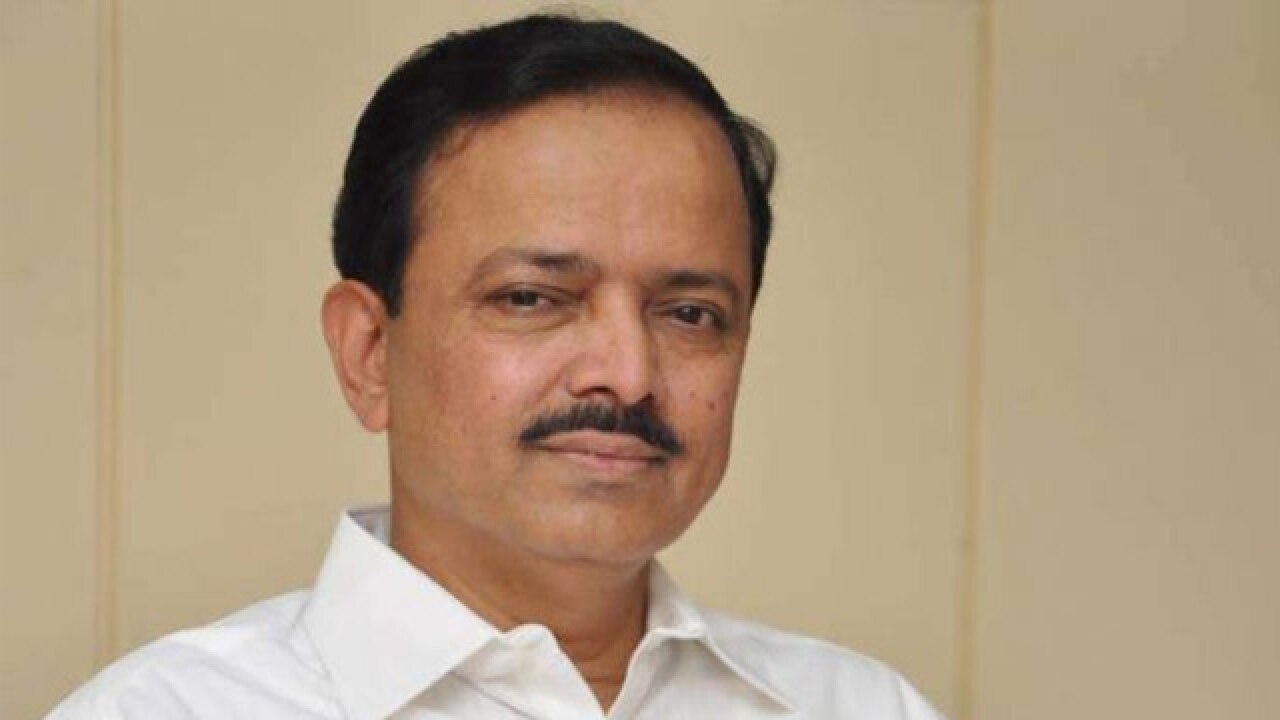 Mos Defence Subhash Bhamre Meets Family Of Indian Soldier In Pakistan Custody