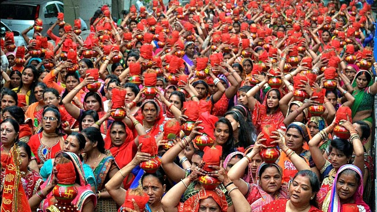 In Pictures | A look at how India prepared to welcome Ma Durga