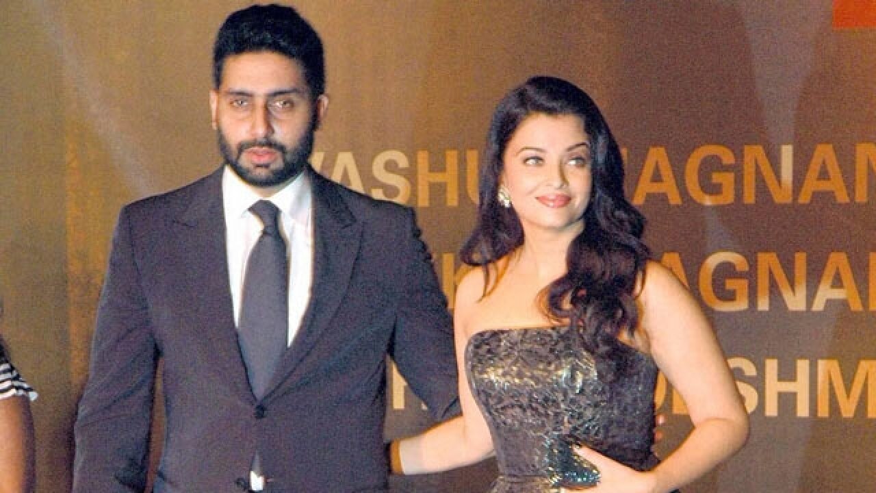 Another video of Abhishek Bachchan leaving Aishwarya Rai Bachchan alone on  the red carpet surfaces!