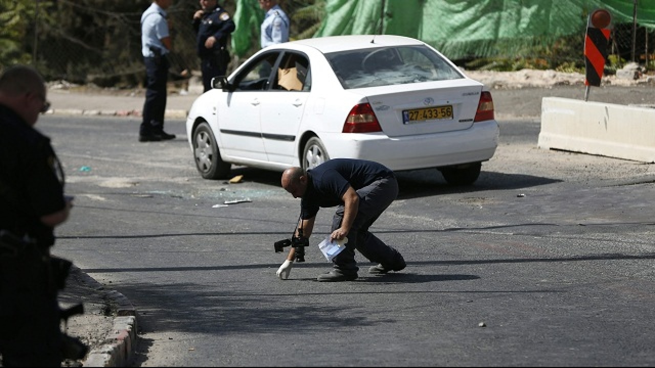 Jerusalem Palestinian Gunman Kills Two Shot Dead