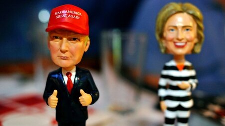 Bobble heads of Trump and Clinton