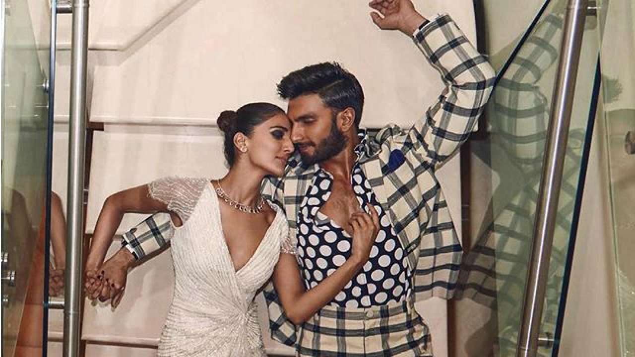 Befikre Trailer This Is What Ranveer Singh And Vaani Kapoor Will Wear At The Gala Launch 'befikre' ranveer singh, vaani kapoor present wedding song of the season 'khulke dulke' to delhi. ranveer singh and vaani kapoor