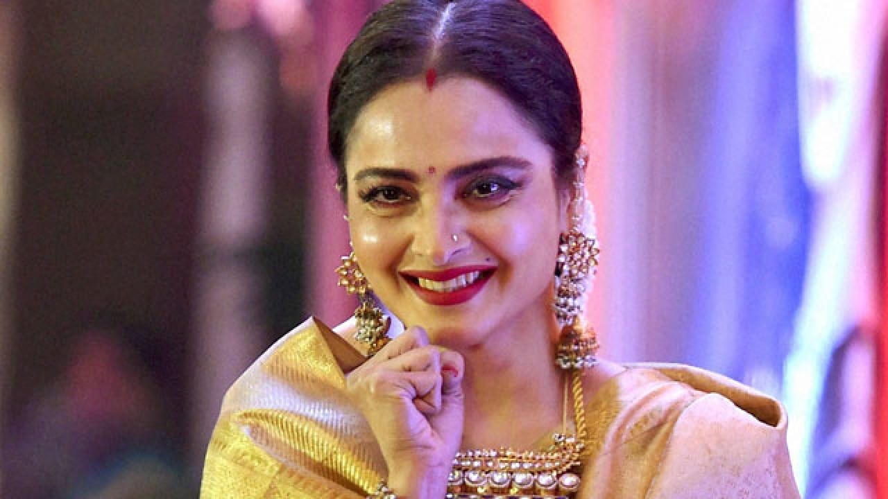 Bollywood Star Rekha Xxx - Blast from the past: 7 Shocking revelations Rekha made on a chat show