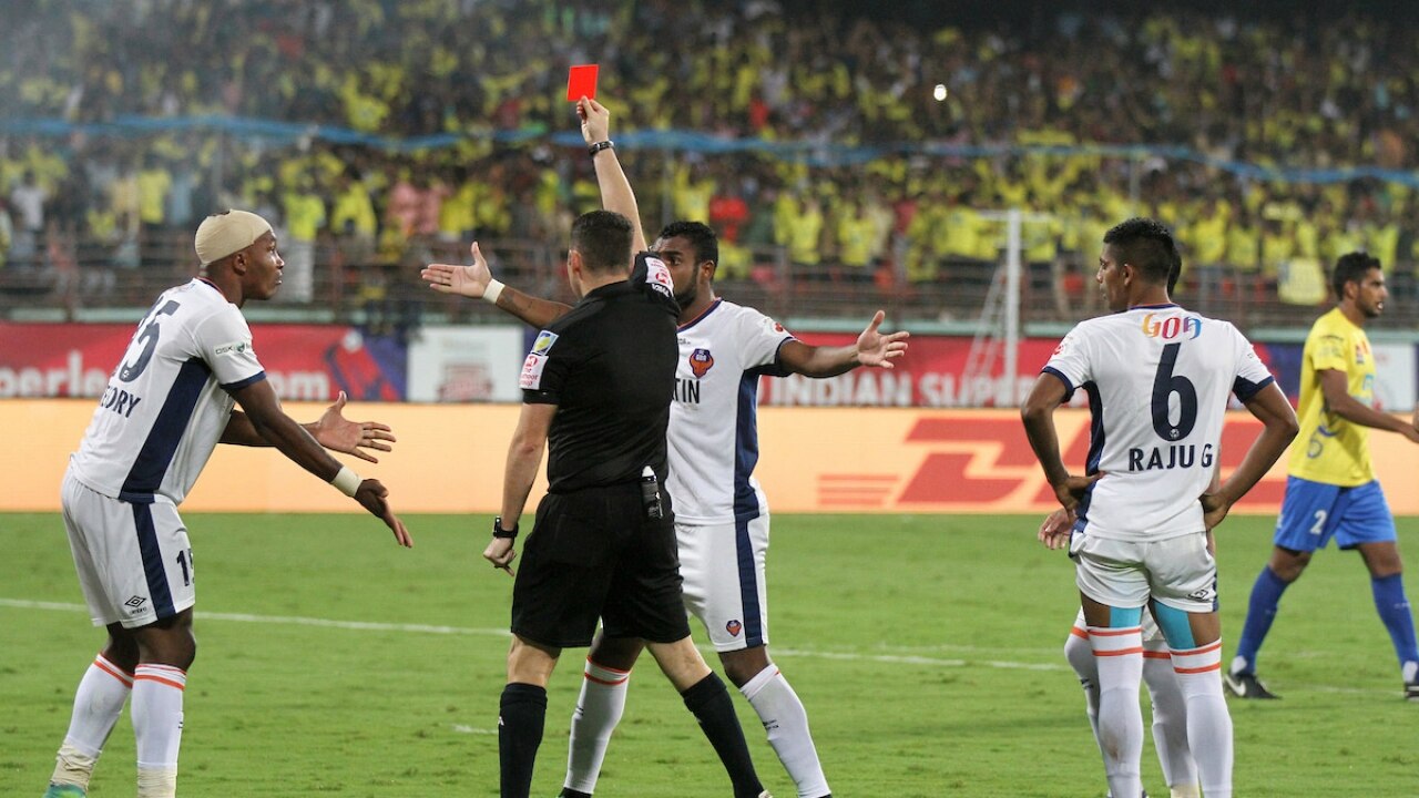 ISL 2016: Red cards gallore as Vineeth clinches dramatic win for Kerala Blasters against FC Goa