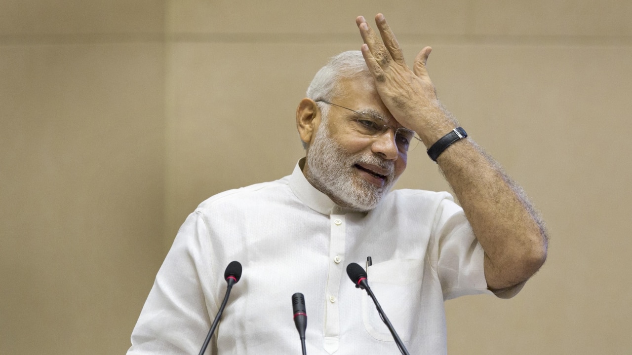 Modi Photo 500 Rs 500 and Rs 1000 notes scrapped: PM Modi thanks Indians for bearing ...