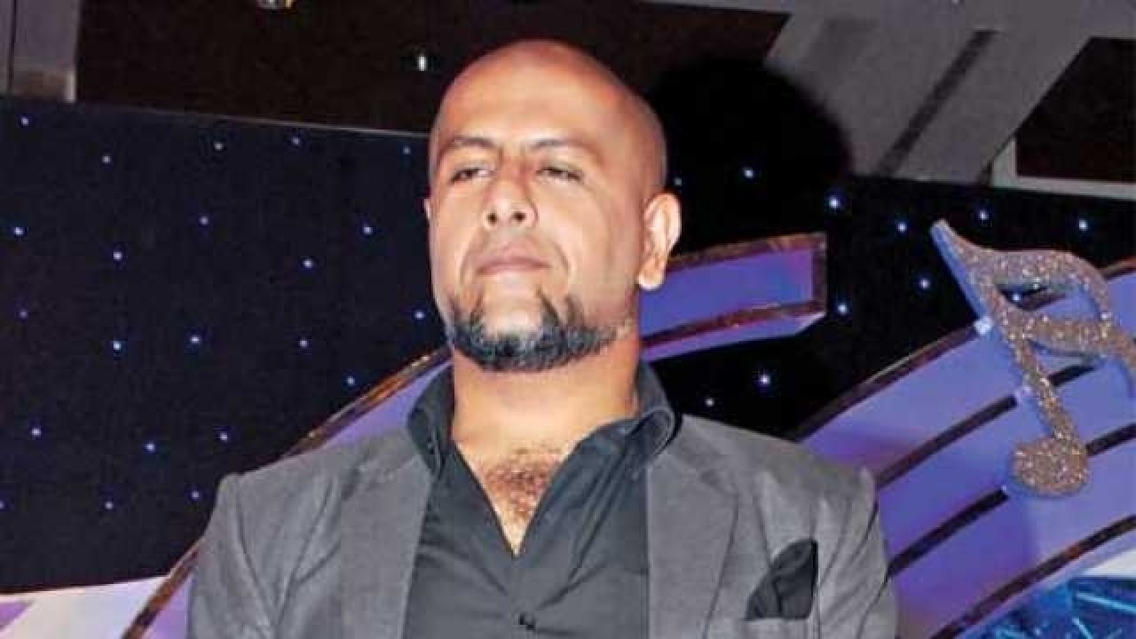 Vishal Dadlani Reacts On Death Of A Senior Citizen Who Was Standing In Queue To Exchange His Old Currency Notes Vishal dadlani is the most outstanding exemplar of a successful crossover between indian underground rock and mainstream bollywood music. vishal dadlani reacts on death of a
