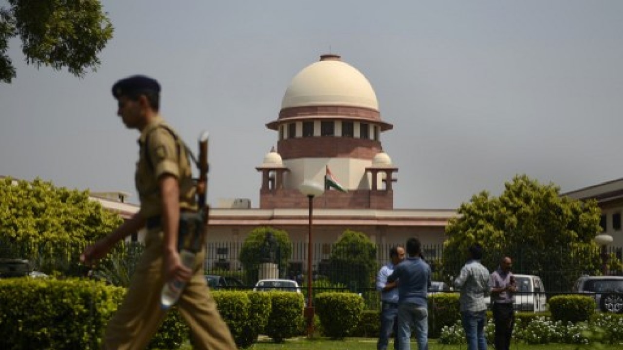Supreme Court to hear petitions challenging demonetization today