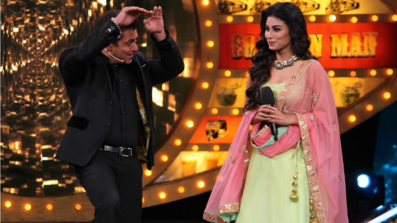 Bigg Boss 10: Salman Khan joins Mouni Roy for the Naagin dance