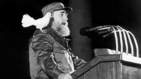Cuban president Fidel Castro delivers speech in 1989
