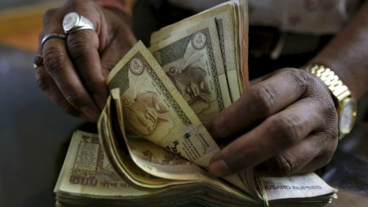 Hdfc Bank Dismisses 4 Employees Over Unauthorized Exchange Of Old