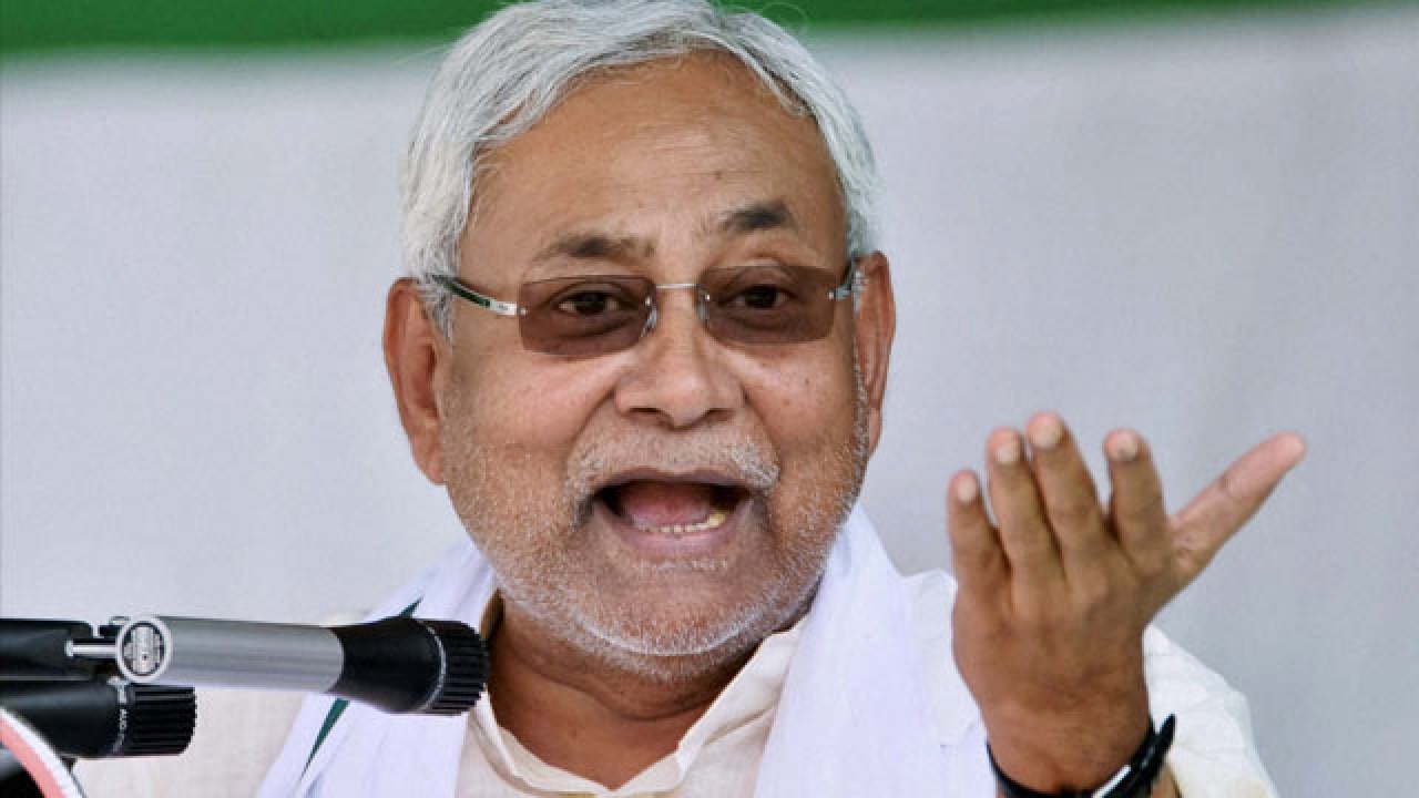 After supporting demonetization, Nitish Kumar says cashless economy won