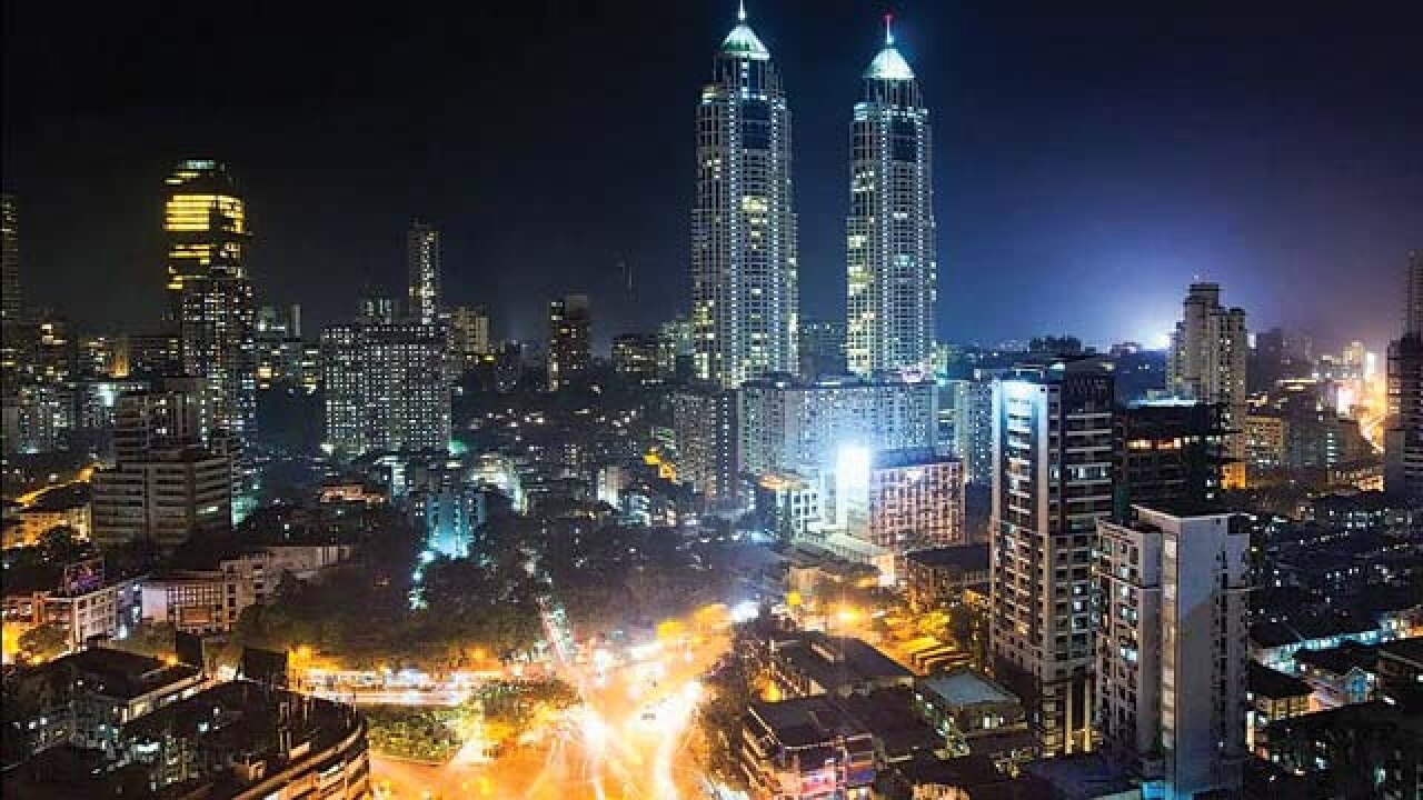 Luxury homes with ocs buck slowdown