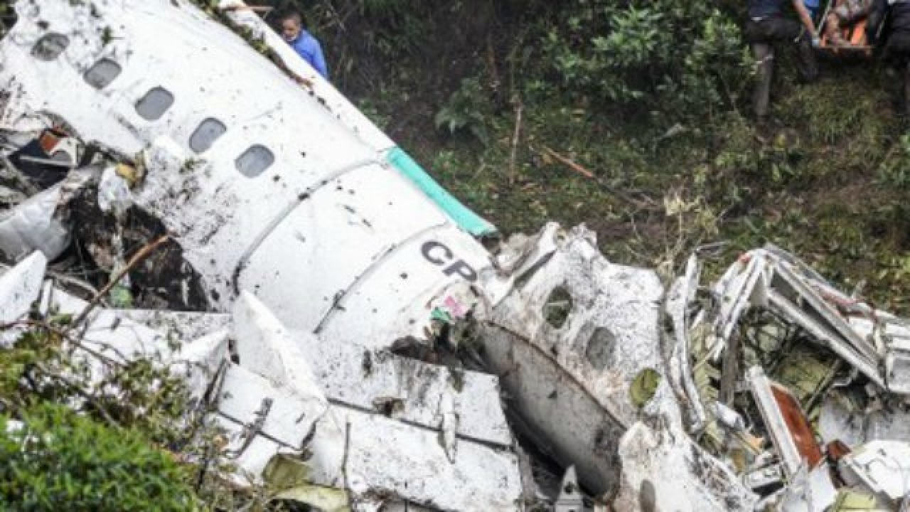 Bolivia blames airline for footballers' plane crash in Colombia