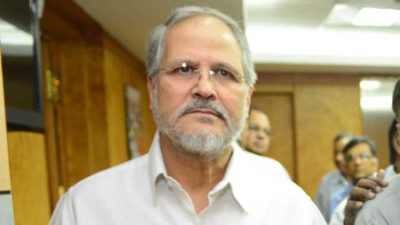 A day after quitting, lg jung meets modi and cm