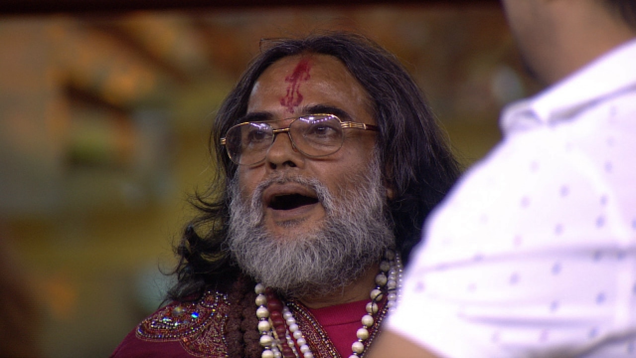 Shocking: Swami Om threatens Bigg Boss 10 makers of violence if they ...