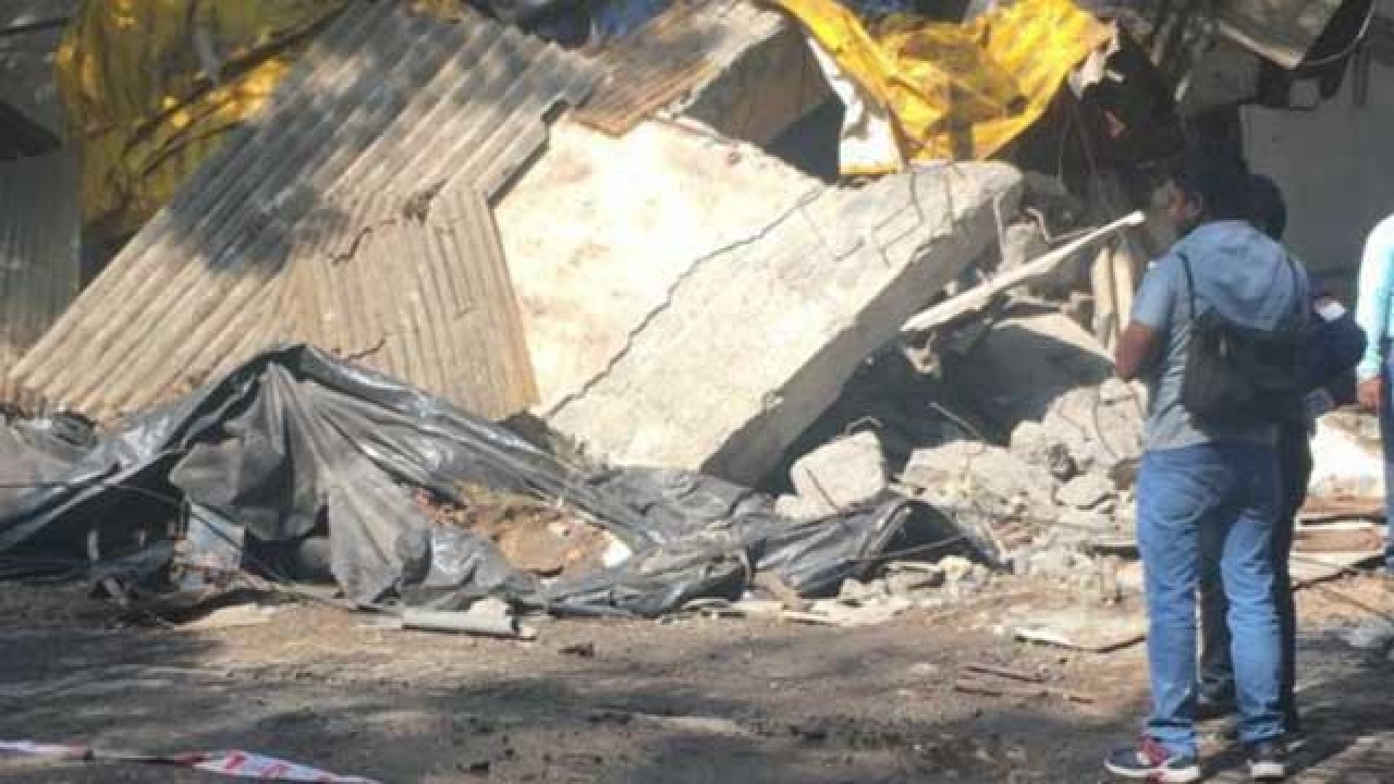 mumbai-bmc-demolishes-royal-china-restaurant-in-bandra