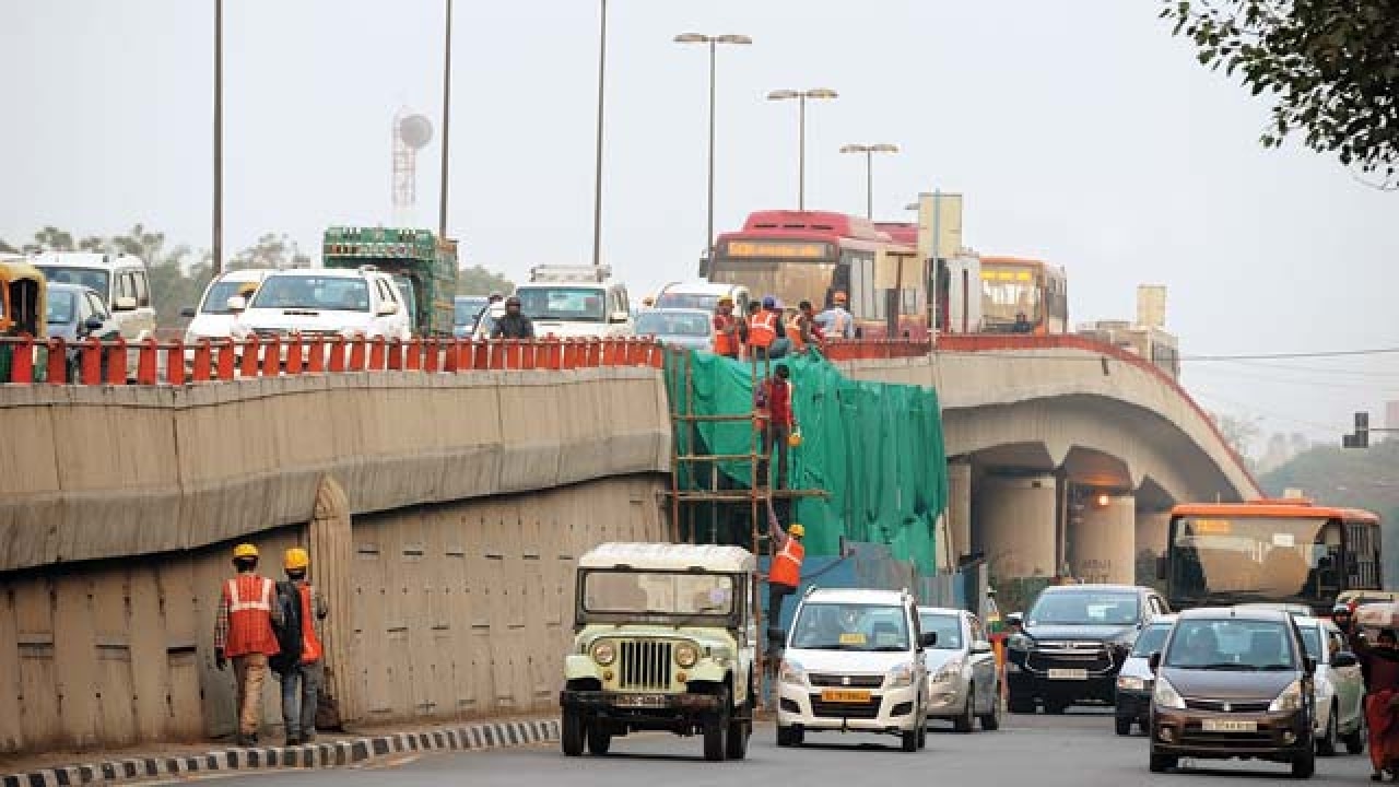 Delay in bhikaji cama flyover repair putting lives at risk