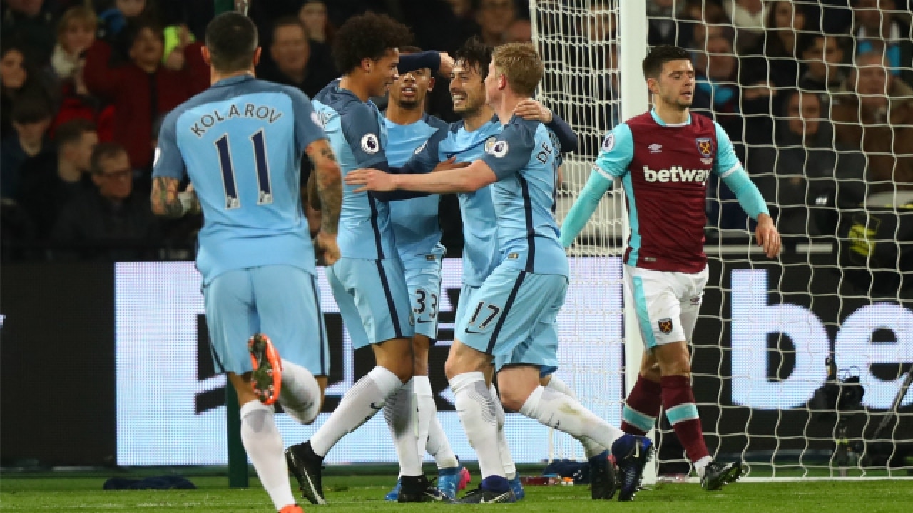 Premier League Wrap Manchester City Dazzle As United Are Held By Hull City