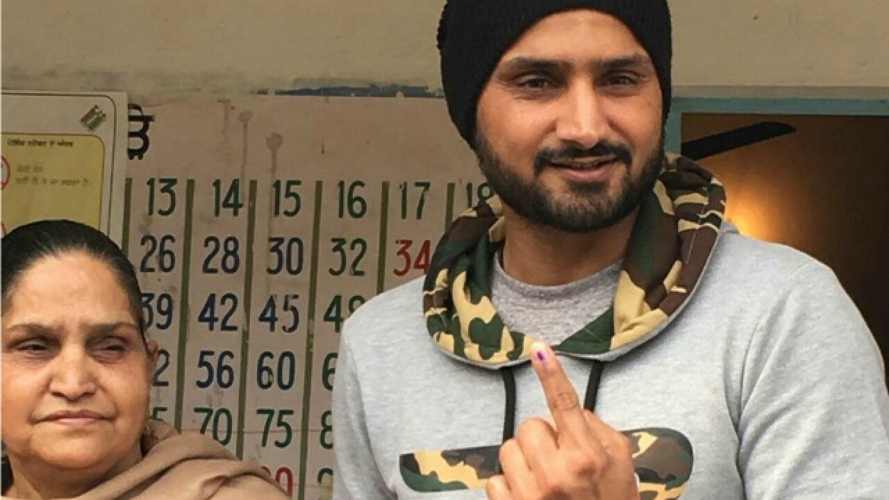 Harbhajan Singh Casts His Vote Calls On Punjab To Vote Free Of