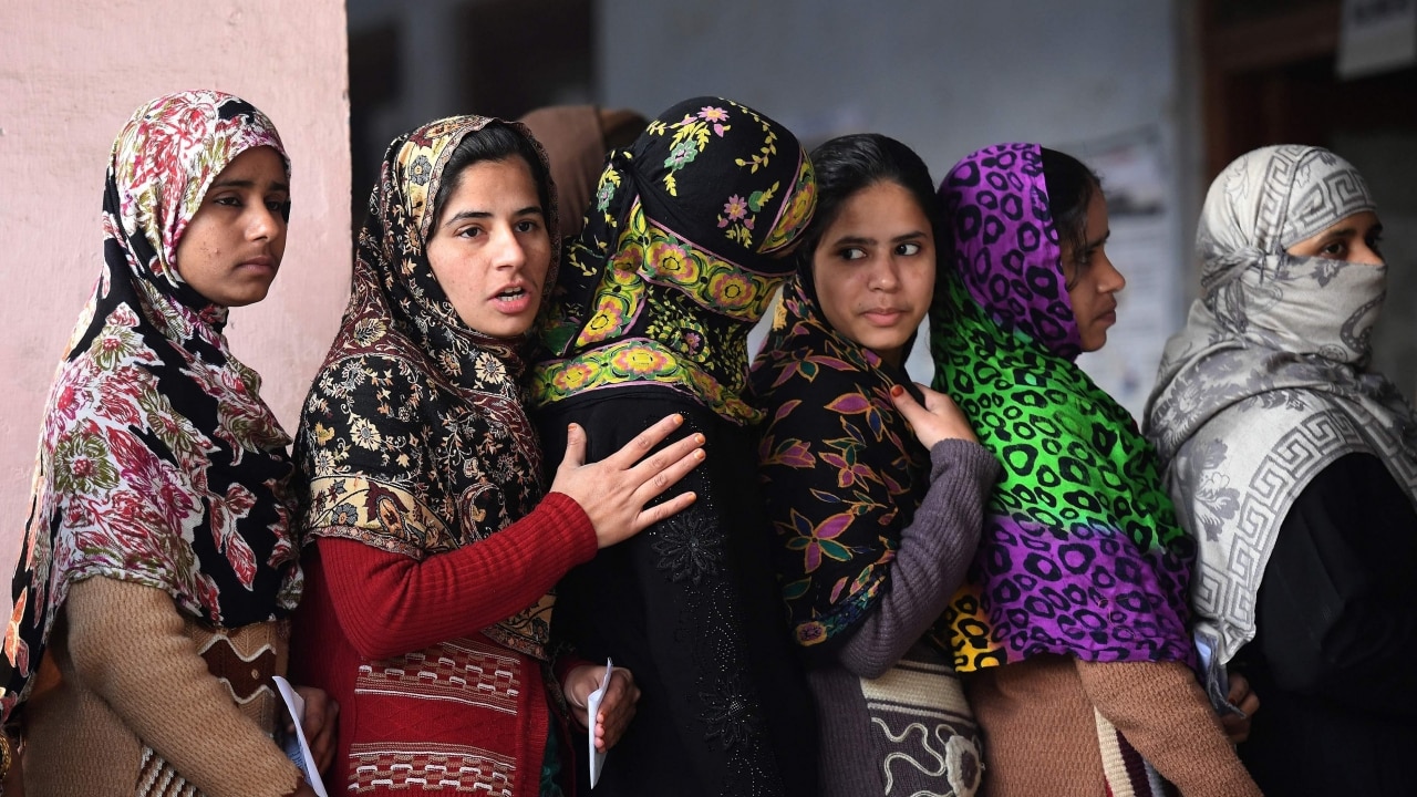 Women Voters Line Up