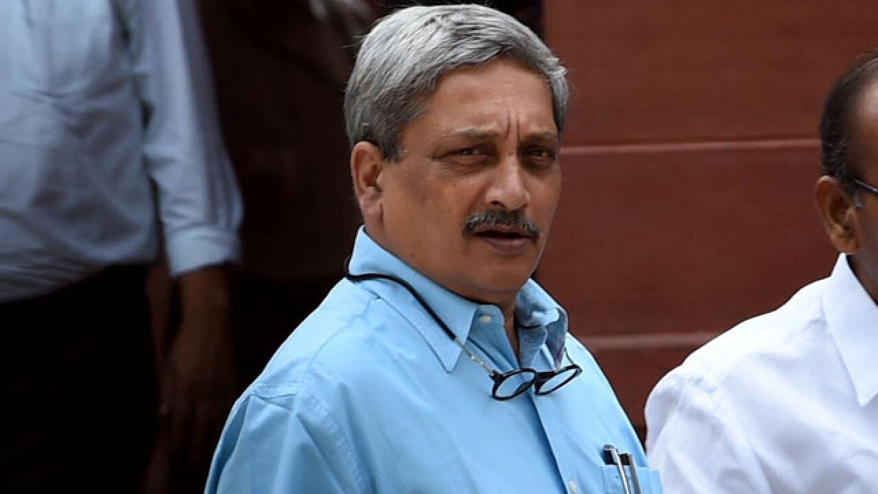 Bribery remarks: ec lets off manohar parrikar with a light rap