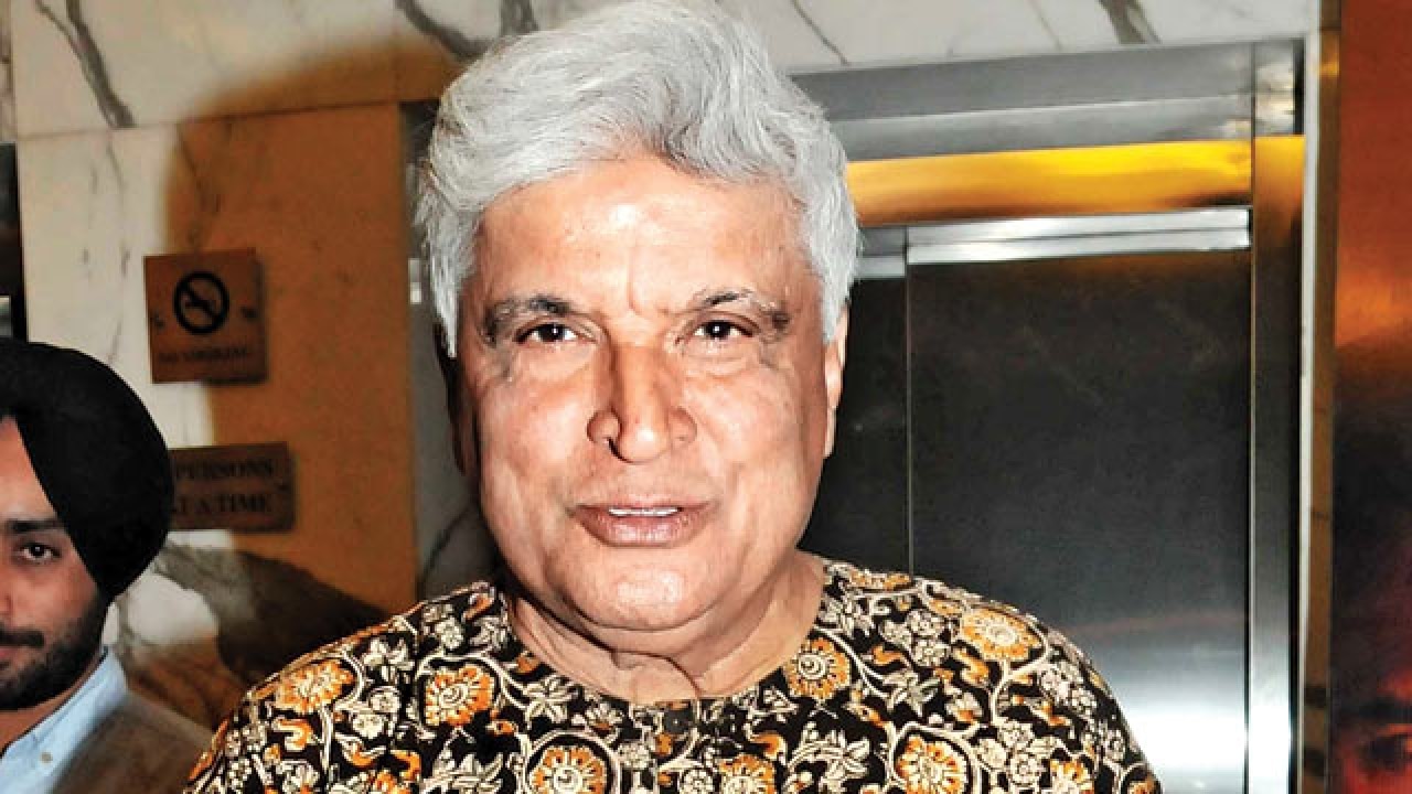 Javed Akhtar CONDEMNS fundamentalist attacks against Suhana Syed and