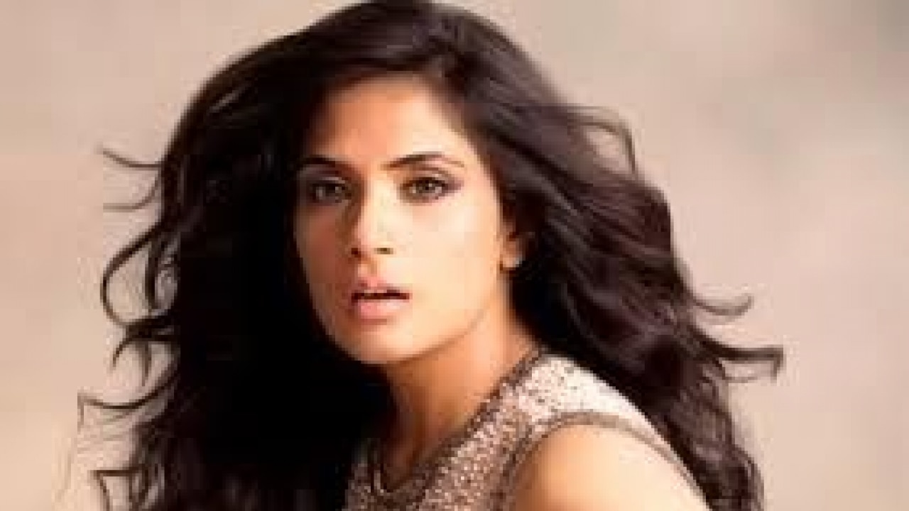 Guess Who? Richa Chadha Has A New Fan In B-Town!