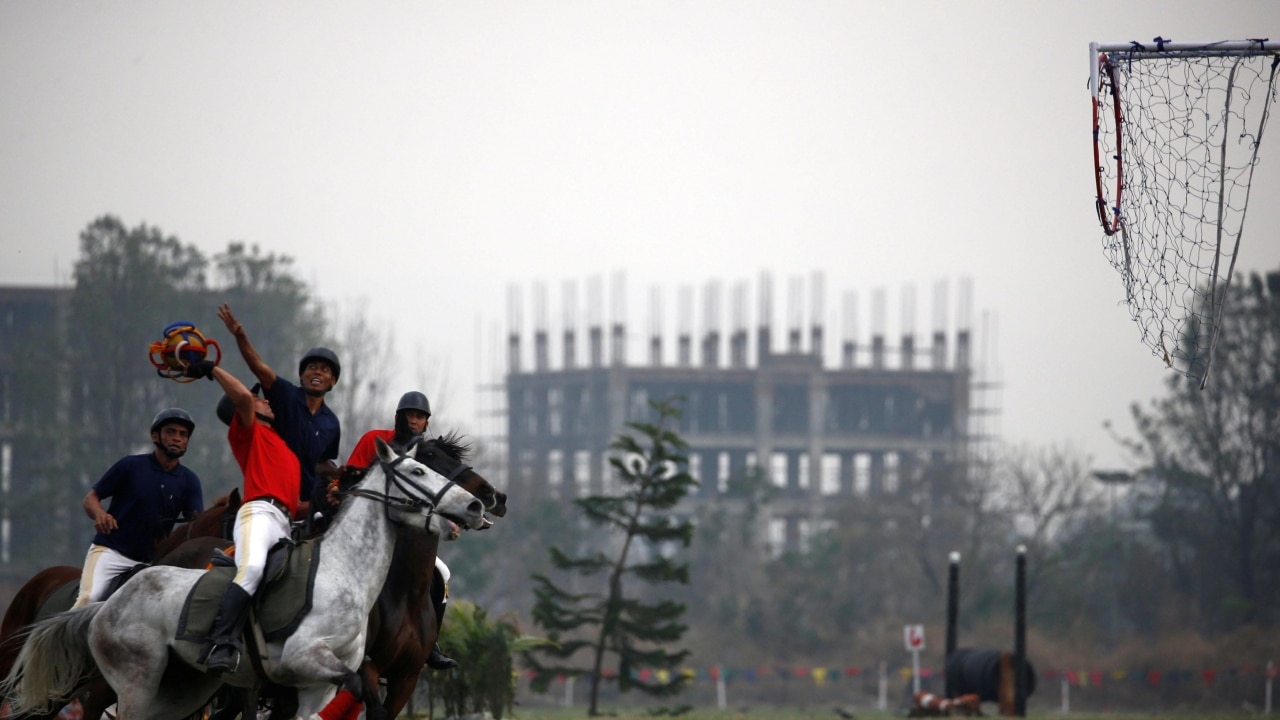 Soldiers play horse ball