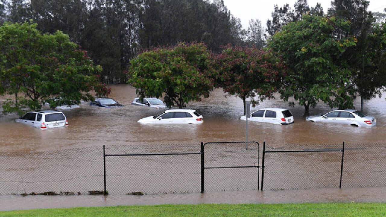 Cyclone Debbie: Torrential rain, floods hamper relief work