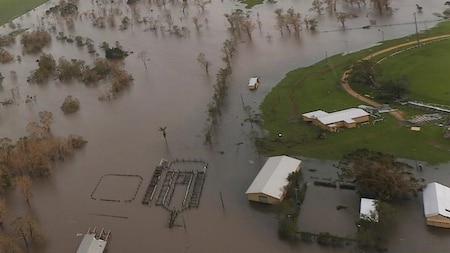Cyclone Debbie floods Australia