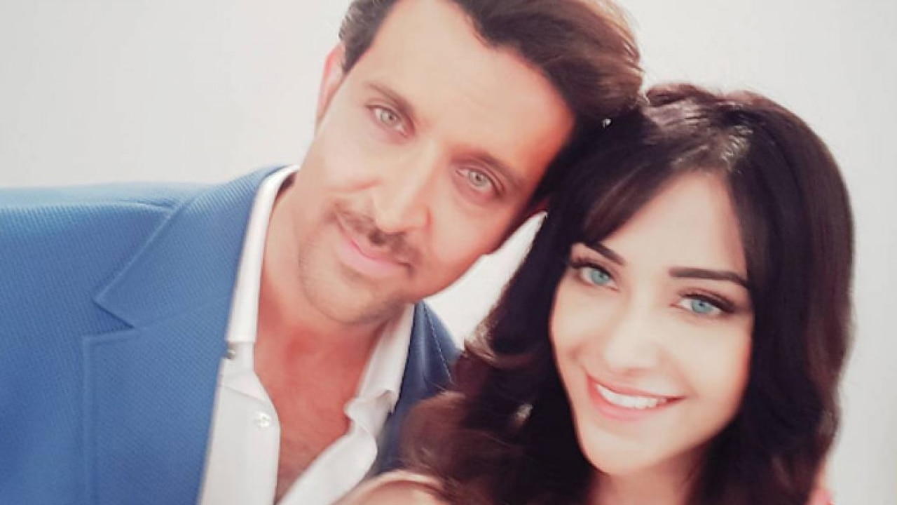 Dear Hrithik Roshan, THESE pictures might REMIND you who Angela Krislinzki  actually is!