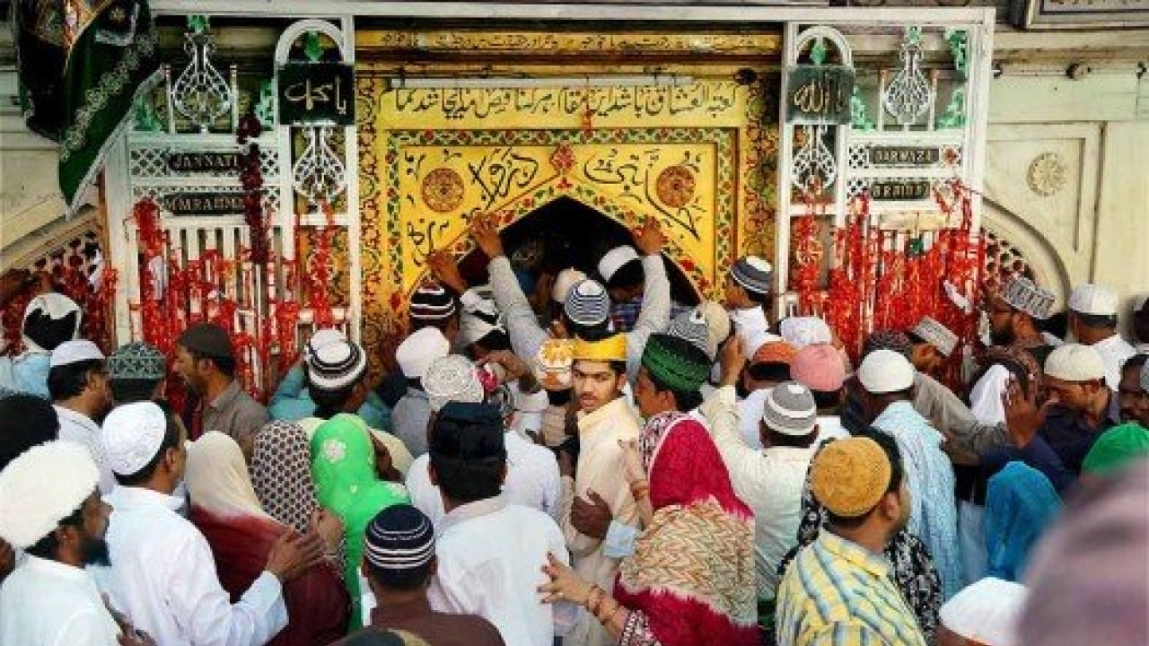 Over 400 Pakistani pilgrims arrive India to visit Ajmer Sharif Dargah