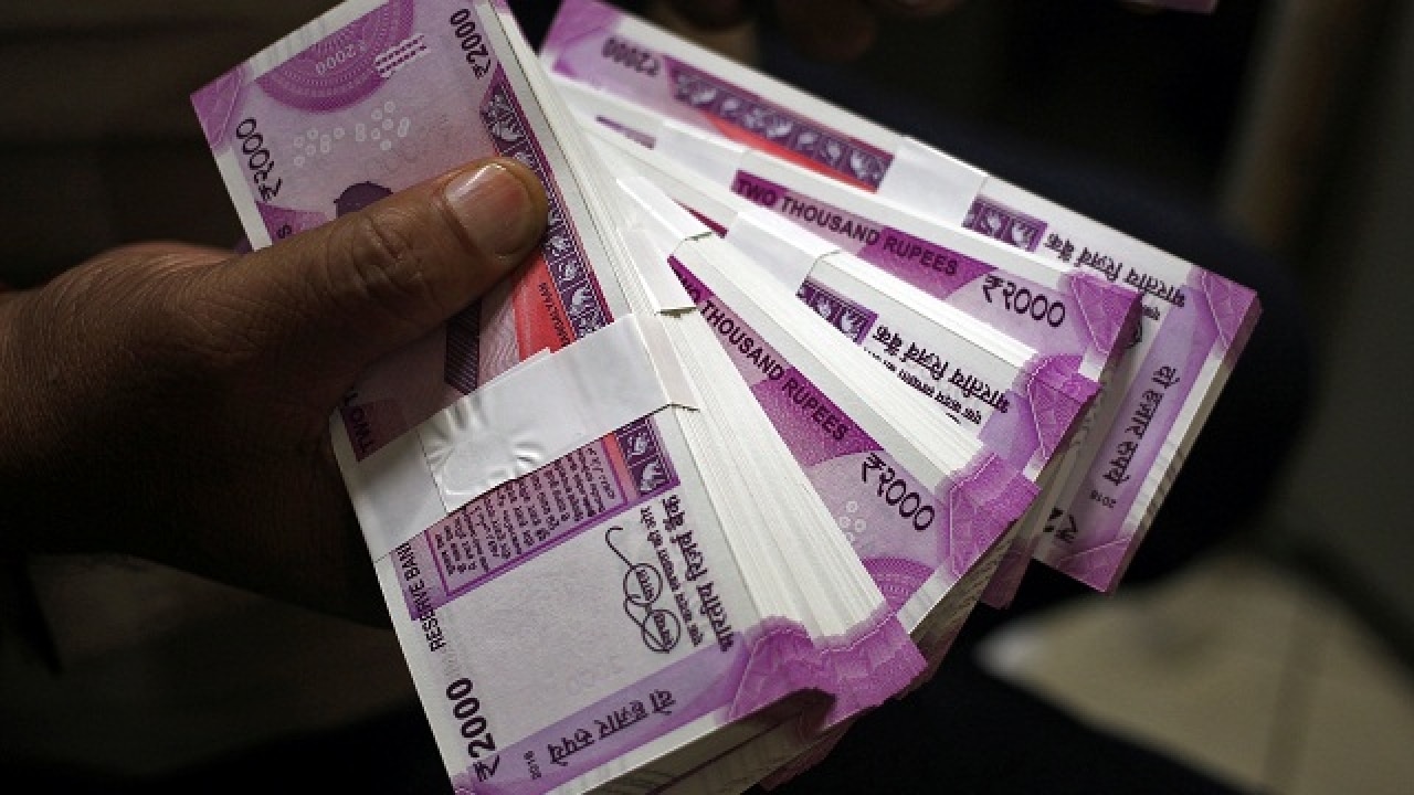 Rs 141 13 Crore Worth Of New Rs 2000 Rs 500 Notes Seized Fm Jaitley