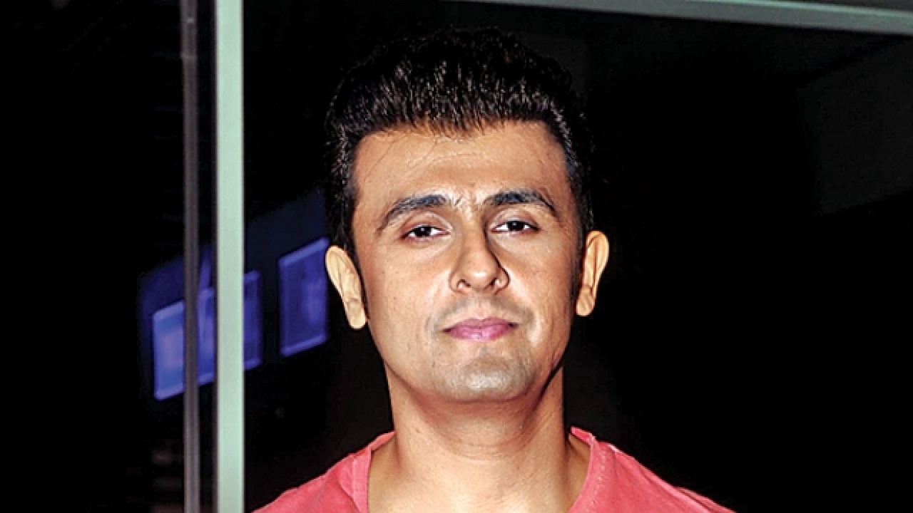 Sonu Nigam to perform at world's first live indoor music concert since  Covid-19 - TheDailyGuardian