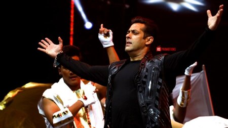 Salman leaves the crowd wanting
